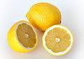 Limón para limpiar manchas de grasa